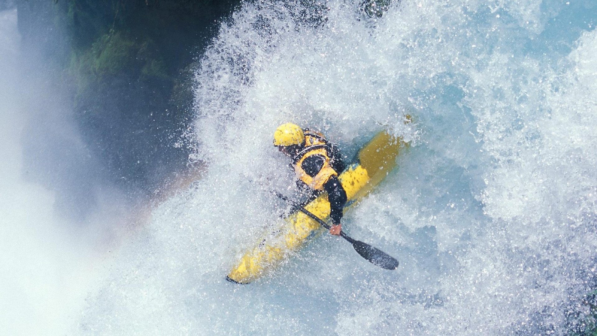 2015年总决赛:勇士在系列赛中逆转骑士,库里多次远距离飙投,最终成功夺冠,终结队史55年等待。