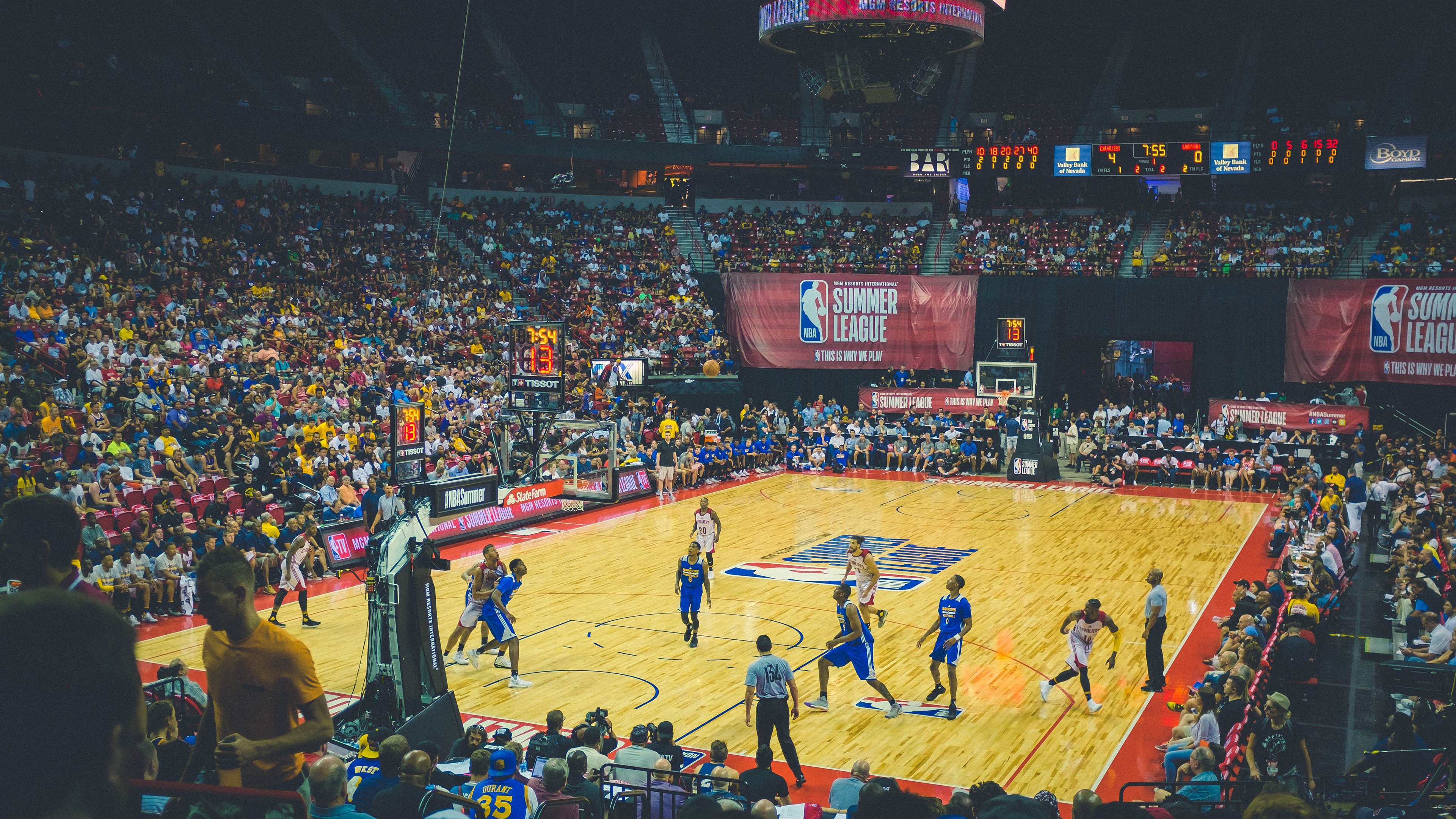 产业链纵览：硬件、内容、赛事，打造完整的电竞生态圈，电竞行业产业链的构成是什么